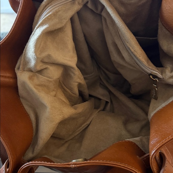 Chic Tan Genuine Italian Leather Shoulder Bag measures 13x18-20x6 inches - Picture 9 of 12